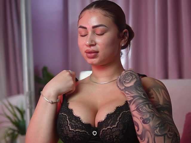 AmeliaBarbie live cam on BongaCams