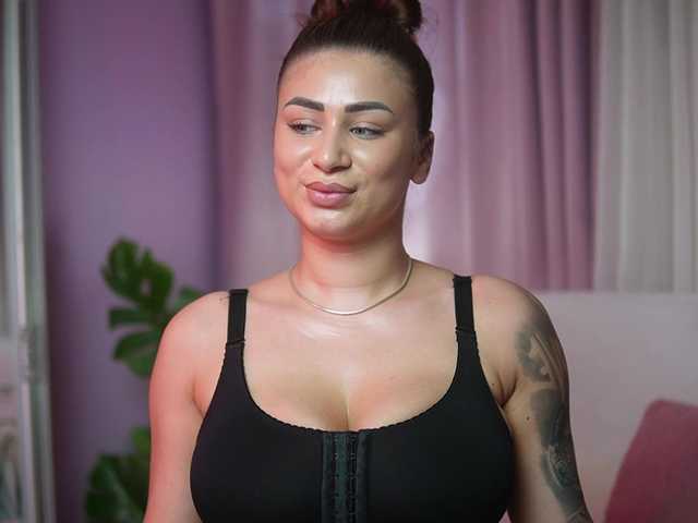 AmeliaBarbie's BongaCams show and profile