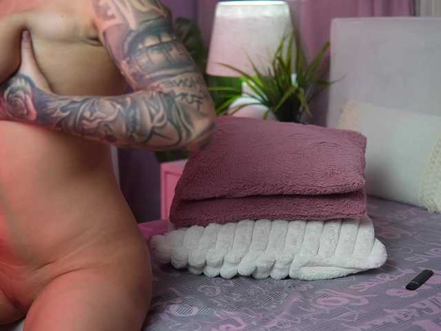 AmeliaBarbie live cam on BongaCams