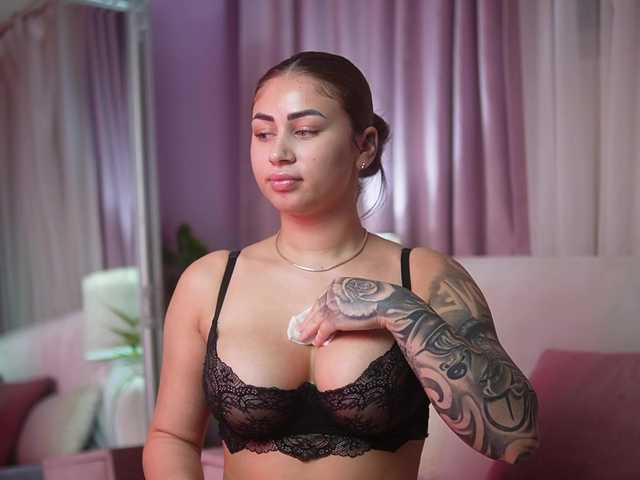 AmeliaBarbie live cam on BongaCams