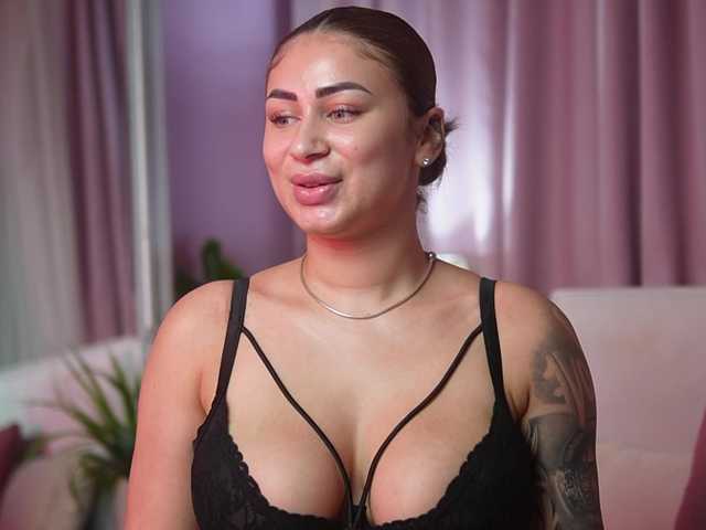 AmeliaBarbie live cam on BongaCams