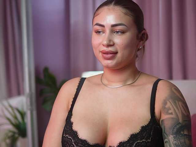 AmeliaBarbie live cam on BongaCams