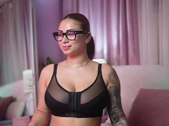 AmeliaBarbie live cam on BongaCams