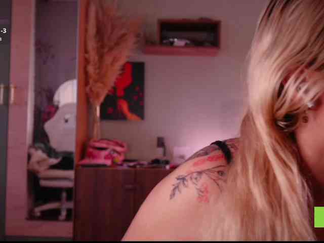 Mx_Hazelyss webcam