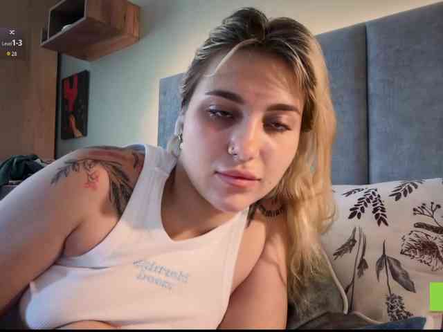 Mx_Hazelyss webcam