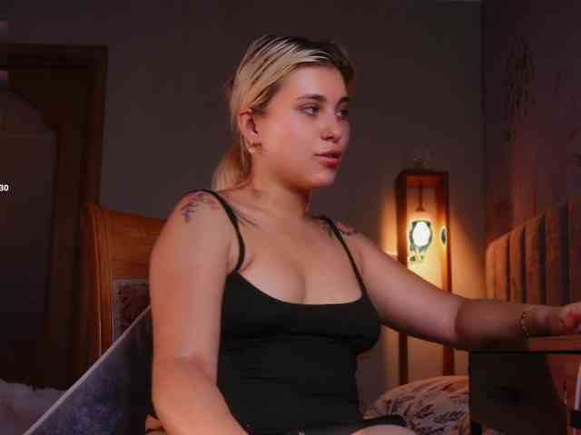 Mx_Hazelyss webcam