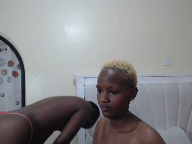 DoubleTroubleXX live cam