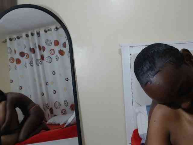 DoubleTroubleXX webcam