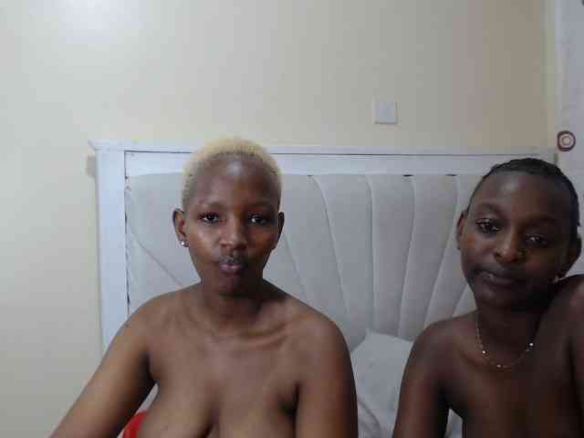 DoubleTroubleXX webcam