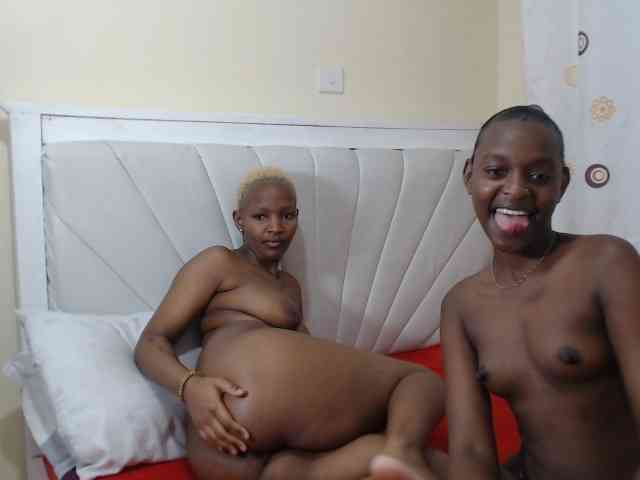 DoubleTroubleXX webcam