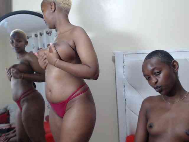 DoubleTroubleXX webcam