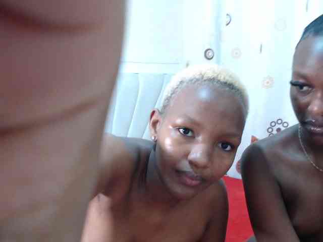 DoubleTroubleXX webcam