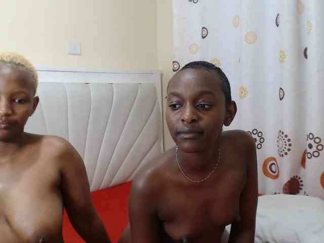 DoubleTroubleXX webcam