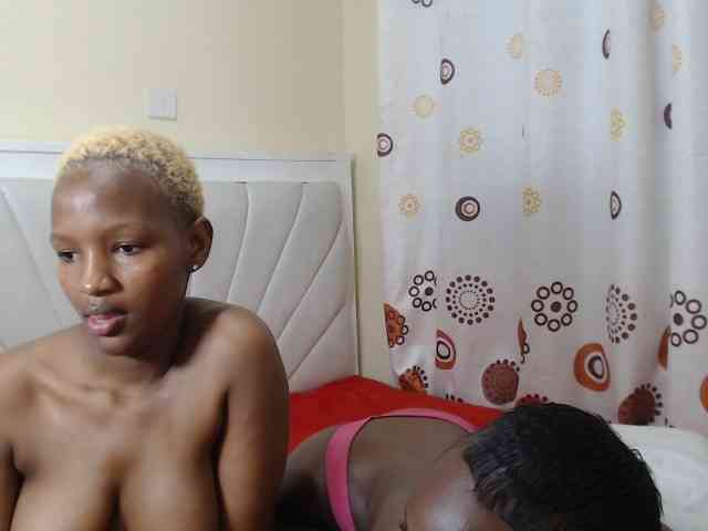 DoubleTroubleXX webcam