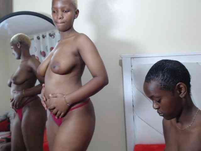 DoubleTroubleXX webcam