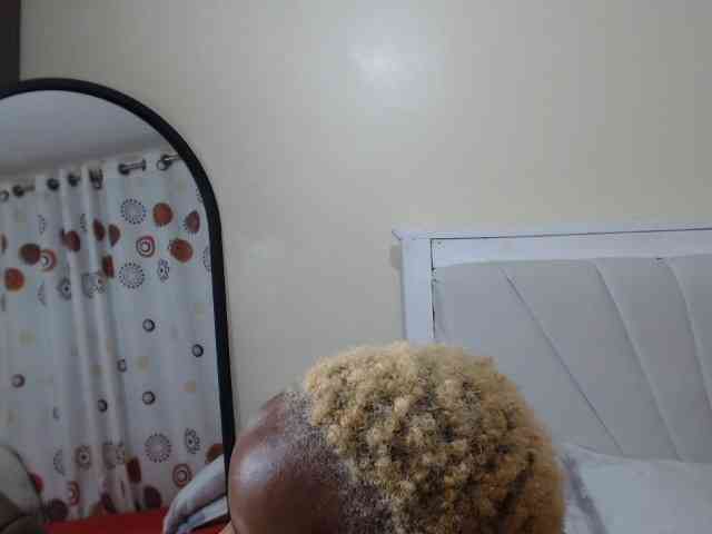 DoubleTroubleXX webcam