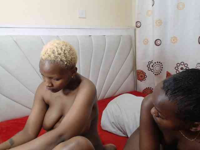 DoubleTroubleXX webcam