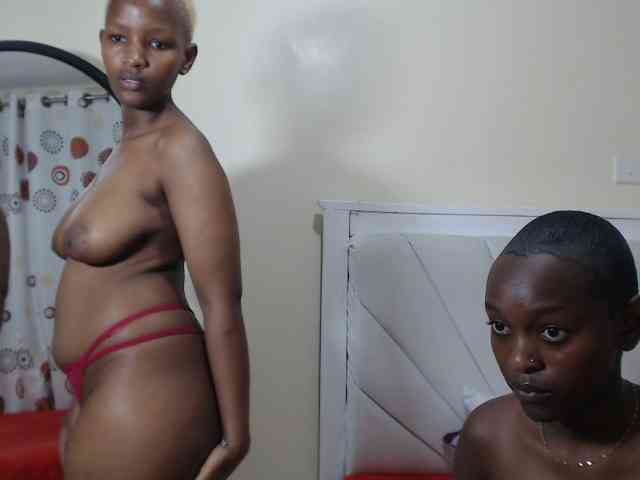 DoubleTroubleXX webcam