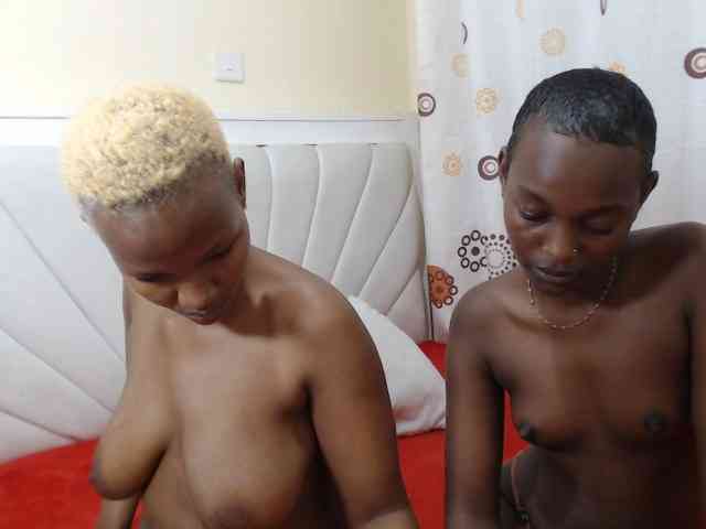 DoubleTroubleXX webcam
