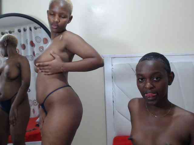 DoubleTroubleXX webcam