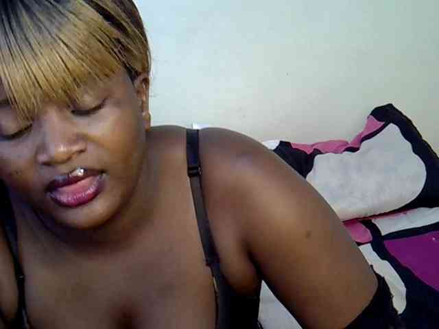 AfricanBumbum webcam