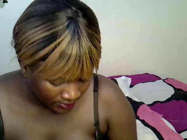 AfricanBumbum webcam