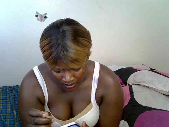 AfricanBumbum webcam