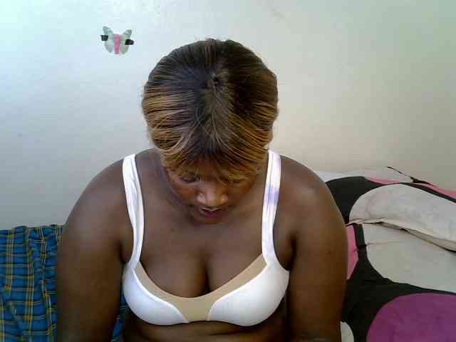 AfricanBumbum webcam