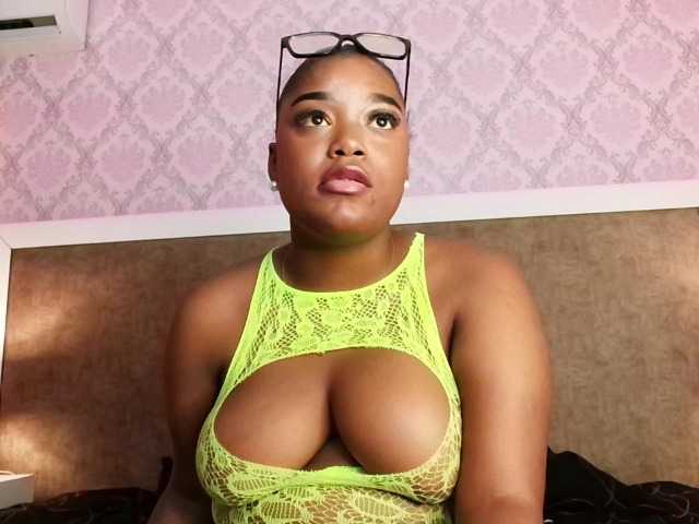 KattyMayers Live Cam on BongaCams