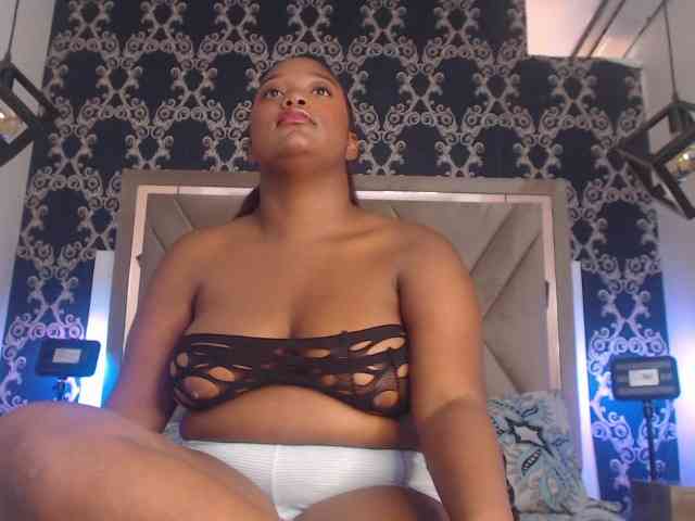 Model: KattyMayers