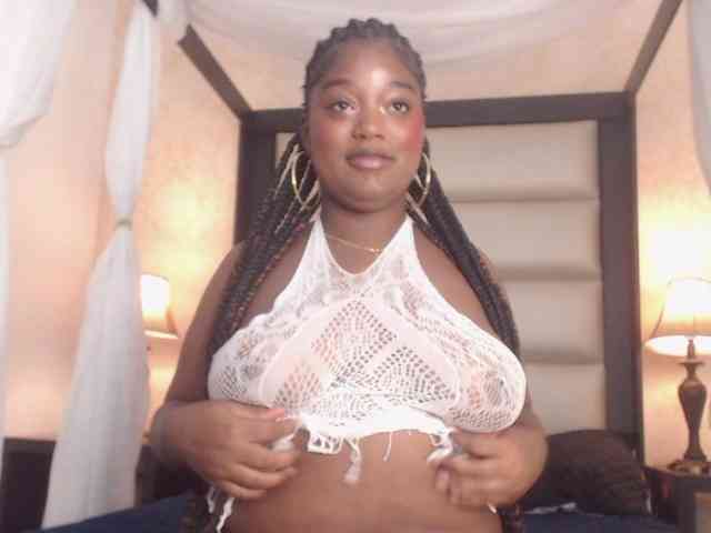 Model: KattyMayers