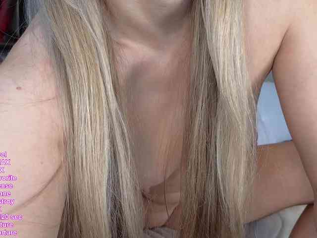 HayleeXX webcam