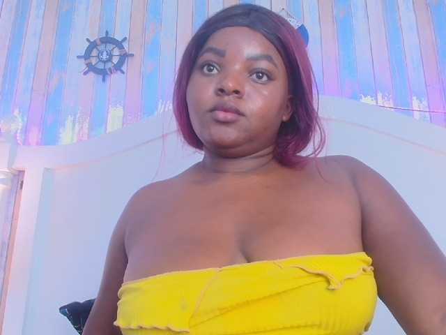 SaraThomas's BongaCams show and profile