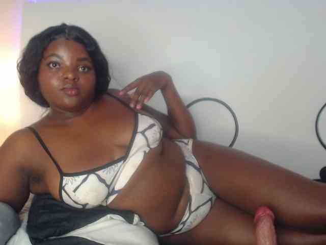 SaraThomas Live Webcam on BongaCams