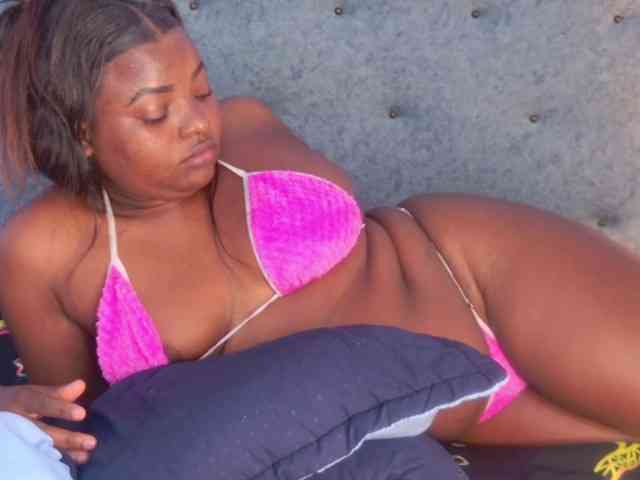 SaraThomas webcam