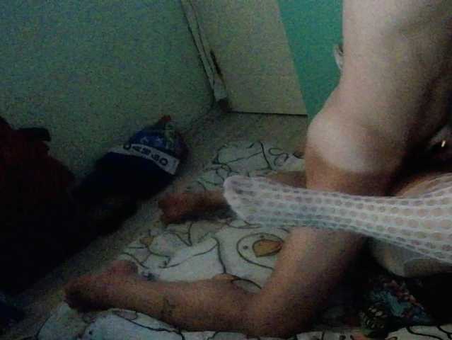 Bessandkaty55 live cam on BongaCams