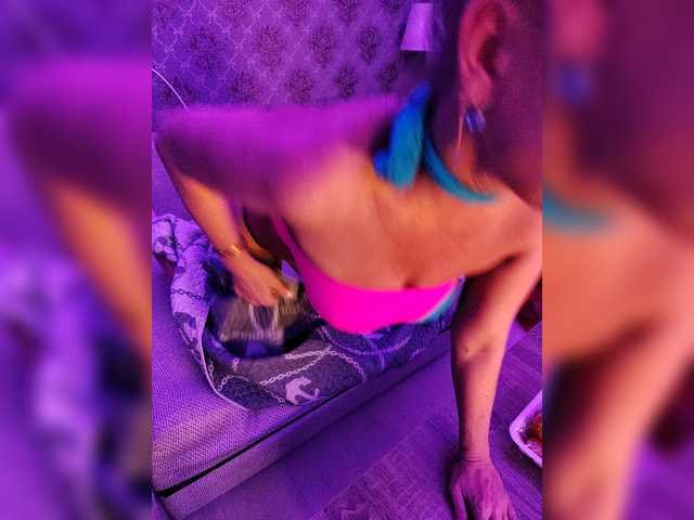 Bessandkaty55 live cam on BongaCams