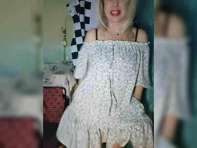 Model ini sedang live sekarang. Bessandkaty55