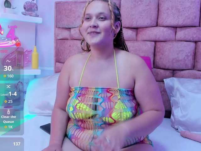 Dulcenoa's BongaCams show and profile