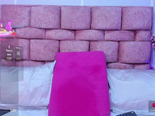 Dulcenoa's BongaCams show and profile