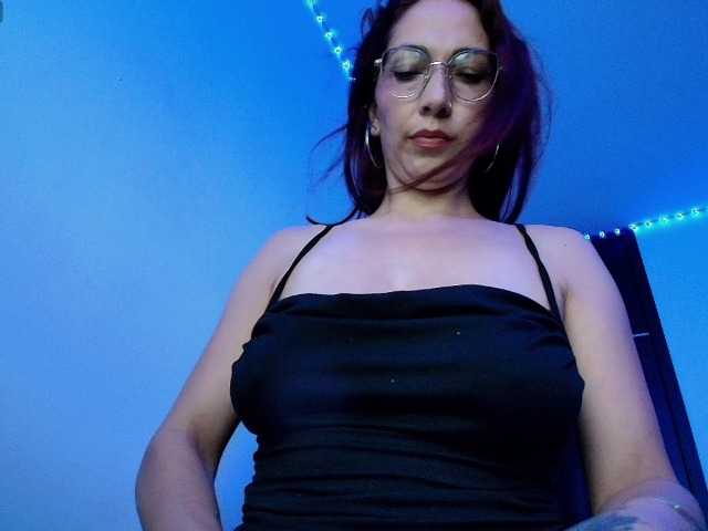 Angelblackhot live cam on BongaCams