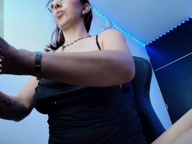 Angelblackhot live cam preview