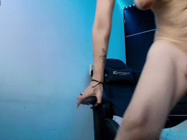 Angelblackhot live cam on BongaCams