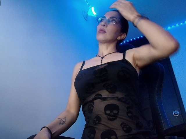 Angelblackhot live cam on BongaCams