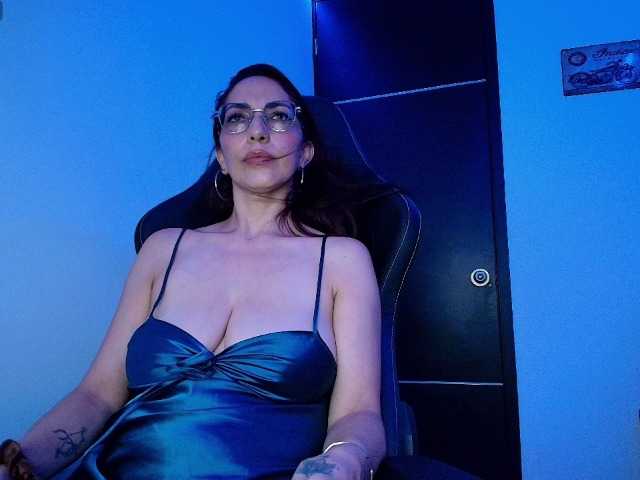 Angelblackhot live cam on BongaCams