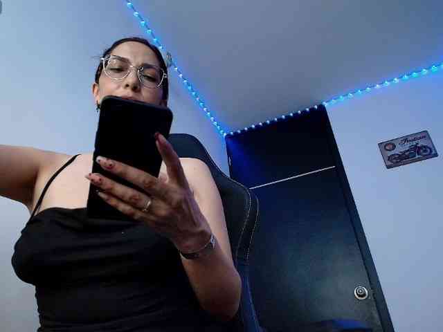Angelblackhot webcam
