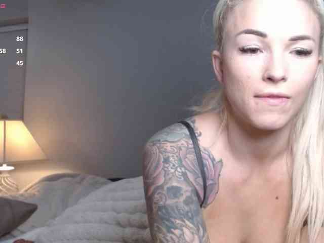 Barbiedollkiley1 webcam