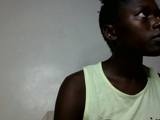 Prettygirl6's Live Webcam