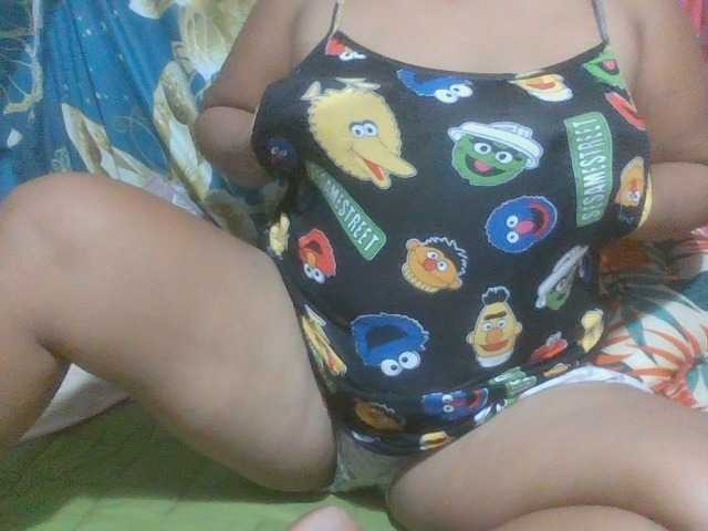 Prettyrams live cam on BongaCams