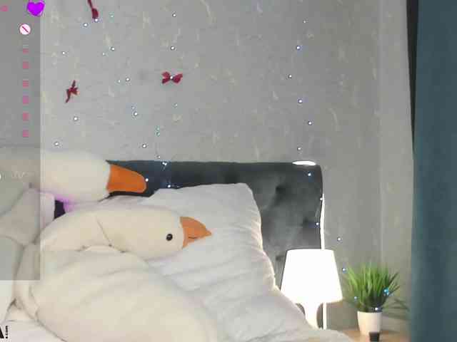 Moonlit-Adelee webcam